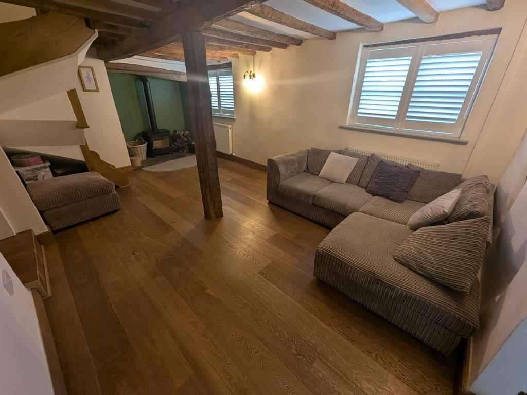 Lounge 1 T202509081209.jpg