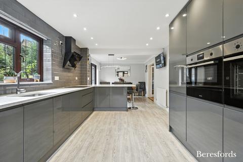 4 bedroom detached house for sale, Paget Drive, Billericay, CM12