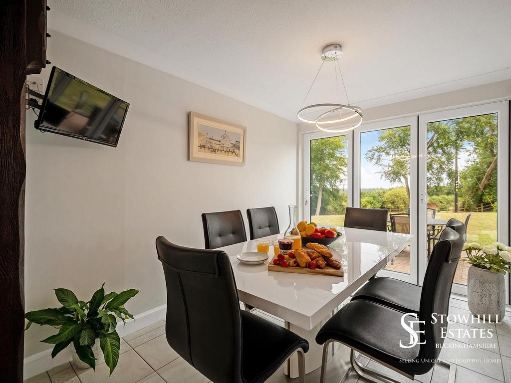 Breakfast room