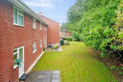 2 bedroom apartment for sale, Langtons Meadow, Farnham Common  SL2