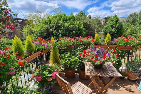 17b Callcott Road, London, NW6 7EB