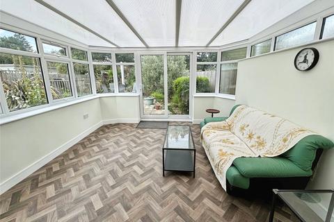 2 bedroom bungalow for sale, Holland Road, Little Clacton, Clacton-on-Sea