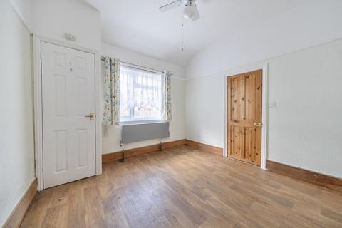 2 bedroom bungalow for sale, Holland Road, Little Clacton, Clacton-on-Sea