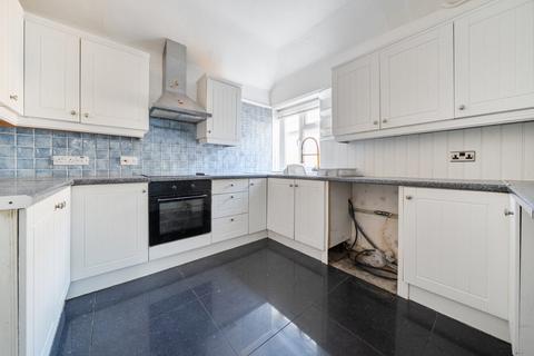 2 bedroom bungalow for sale, Holland Road, Little Clacton, Clacton-on-Sea