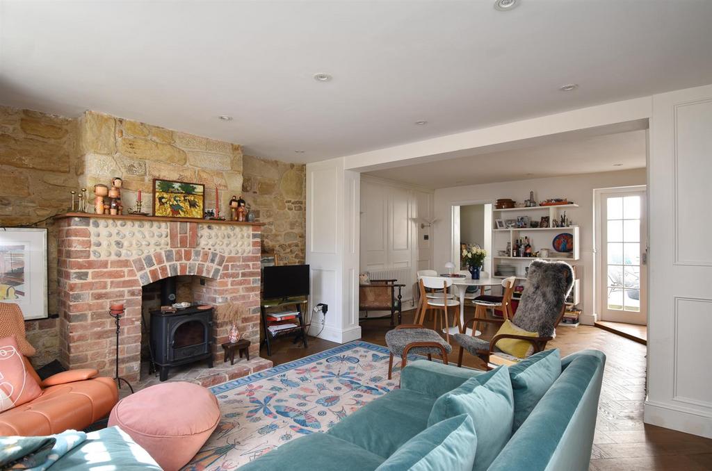 Living & dining space