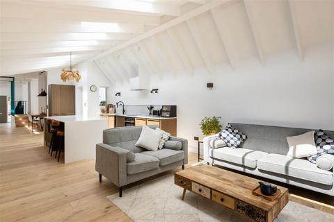 4 bedroom semi-detached house for sale, Somerset Road, Redhill