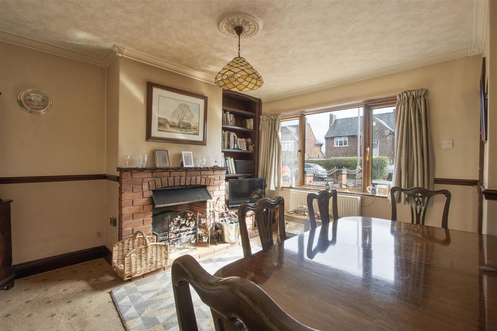 Sitting/Dining Room