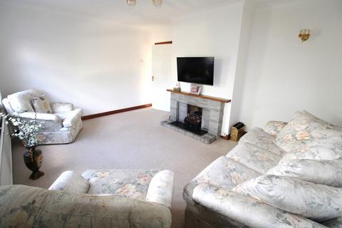 4 bedroom detached house for sale, Graham Avenue, Pen-y-fai, Bridgend, Bridgend County. CF31 4NP