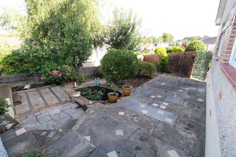 4 bedroom detached house for sale, Graham Avenue, Pen-y-fai, Bridgend, Bridgend County. CF31 4NP