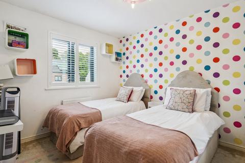 11 Deblin Drive, Uxbridge, UB10 0GF