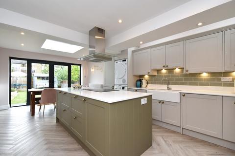 11 Bromley Crescent, Bromley, BR2 0HA