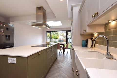 11 Bromley Crescent, Bromley, BR2 0HA