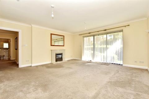 3 bedroom flat for sale, Grassington Road, Eastbourne