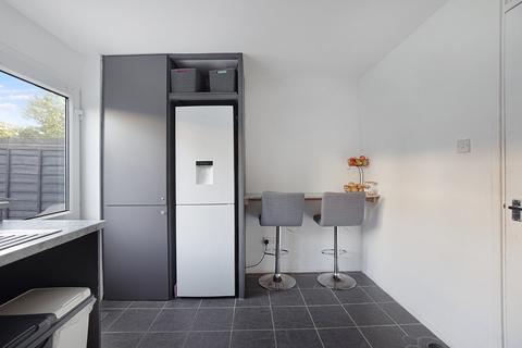 2 bedroom terraced house for sale, Nightingale Close, Rainham,