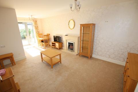 2 bedroom retirement property for sale, Kingsman Court, Carnarvon Road , CO15