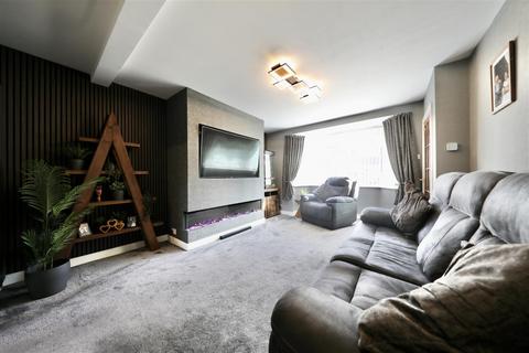 6 Camborne Grove, Hull, HU8 8HX