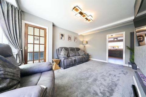 6 Camborne Grove, Hull, HU8 8HX
