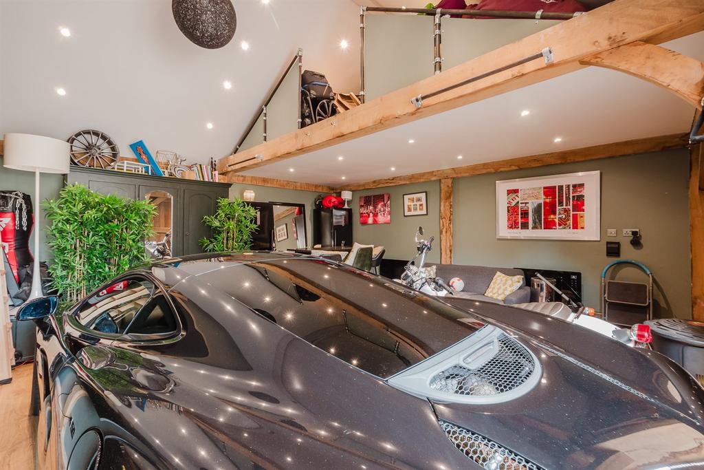 Detached Garage