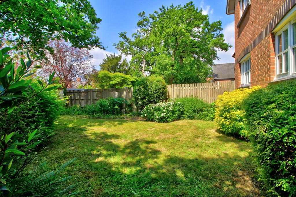 Shared Garden to rear of apartment