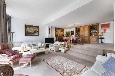 4 bedroom flat for sale, Vicarage Gate, London, W8