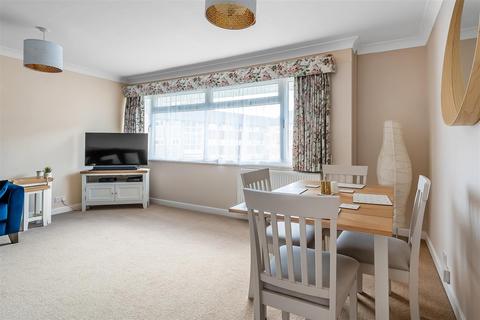 undefined, Master Close, Oxted