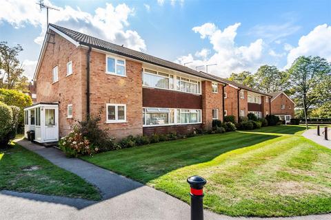 undefined, Master Close, Oxted