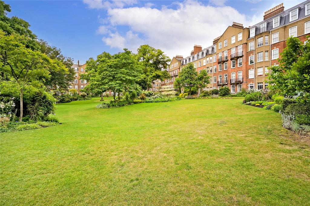 Commuanl Gardens