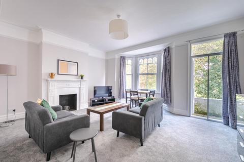 4 bedroom flat for sale, Clapham Common West Side, London SW4