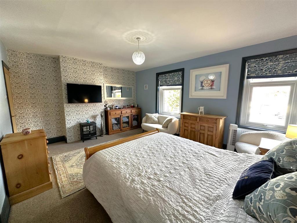 Large Bedroom One 160