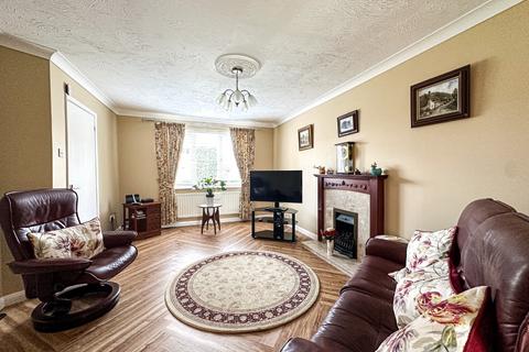4 bedroom detached house for sale, Denning Close, Taunton