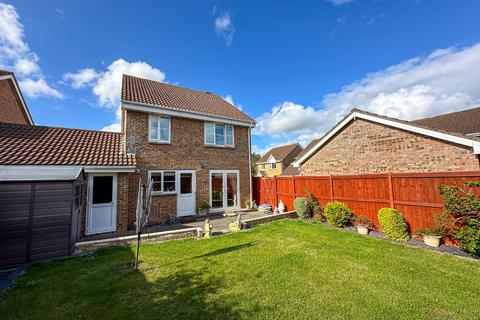 4 bedroom detached house for sale, Denning Close, Taunton