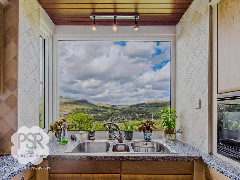 Kitchen - Cleaning Area