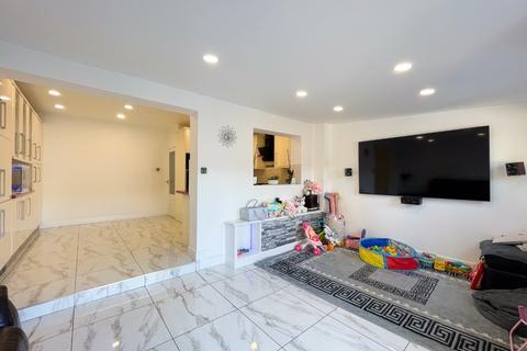 16 Lingfield Road, Gravesend, DA12 5AH