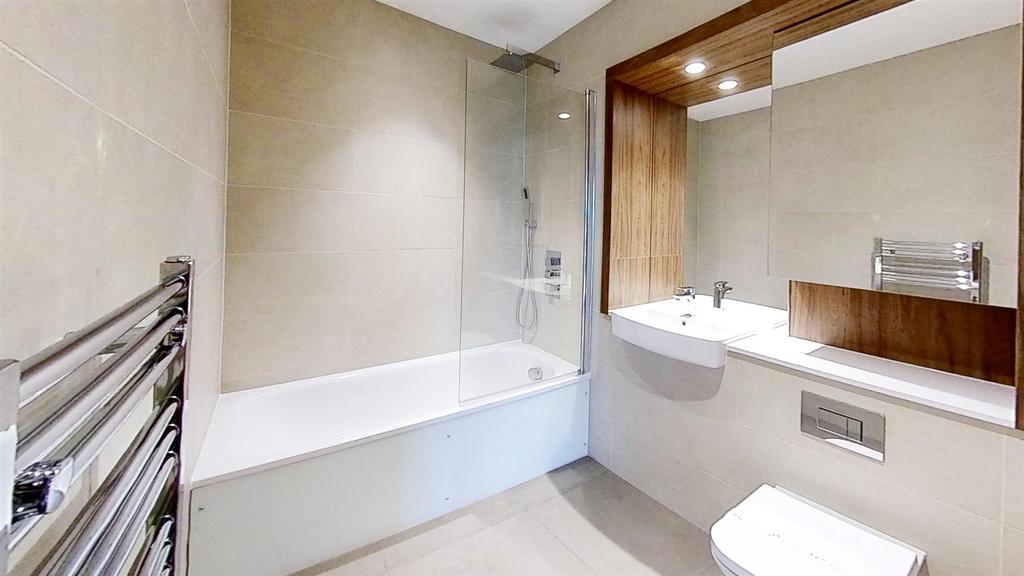 Greenview-Court-Bathroom.jpg