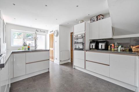 undefined, Farringdon Way, Tadley, RG26 3UA