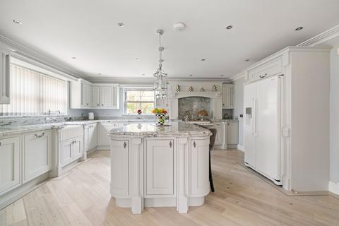5 bedroom detached house for sale, Hatherley House, Aldermaston Road