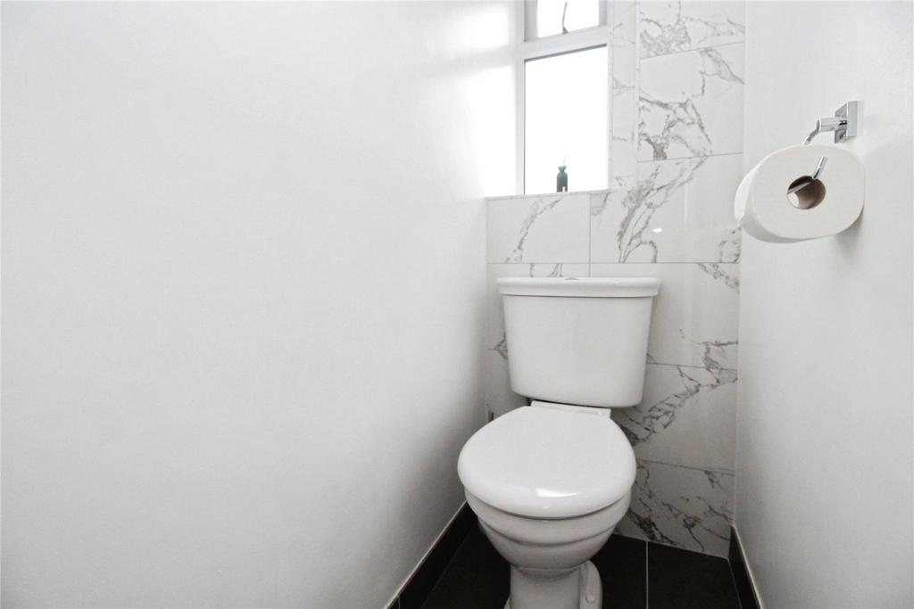 Cloakroom/Wc
