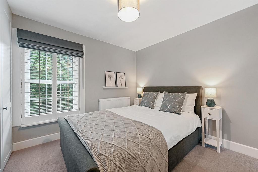 Master Bedroom (2).jpg