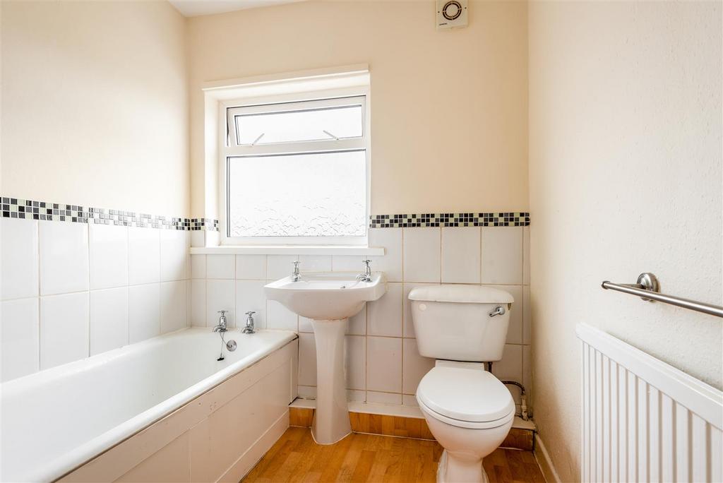 122 Manor Road-7.jpg