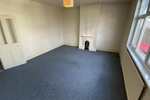 1 bedroom flat for sale, Queens Road, Buckhurst Hill
