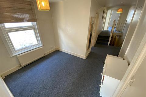 1 bedroom flat for sale, Queens Road, Buckhurst Hill
