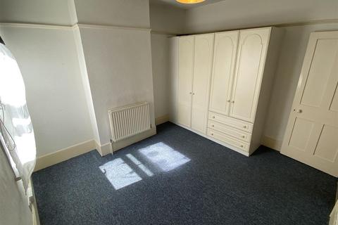 1 bedroom flat for sale, Queens Road, Buckhurst Hill