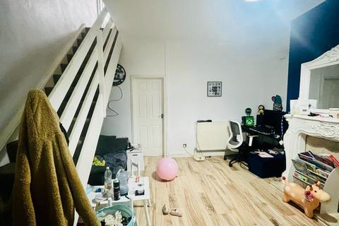 2 bedroom end of terrace house for sale, Turton Street, Warrington WA3