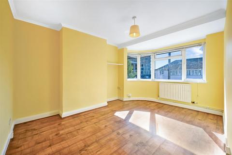 2 bedroom maisonette for sale, Runnymede, Colliers Wood SW19