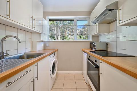 undefined, Runnymede, Colliers Wood SW19