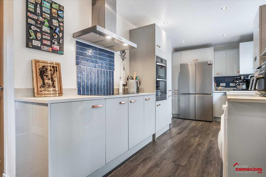 Breakfasting Kitchen