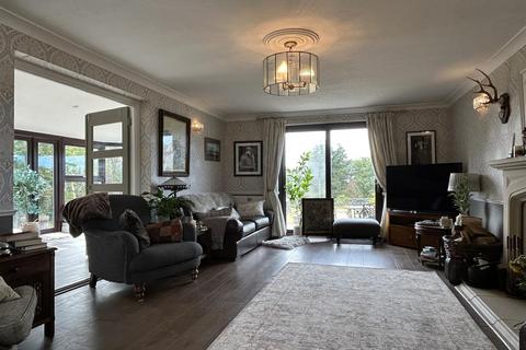 undefined, Chittlehamholt