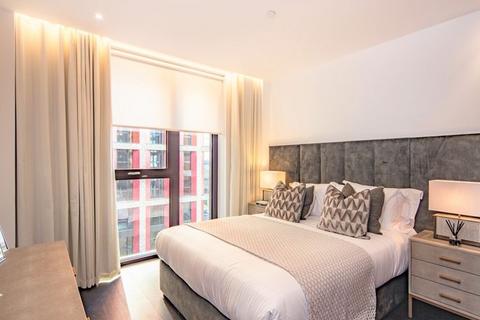 2 bedroom apartment to rent, Charles Clowes Walk, London SW11