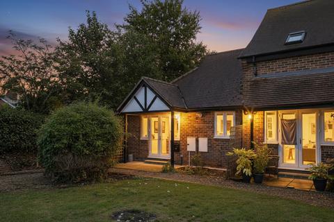 undefined, Park Court, Oxfordshire OX9