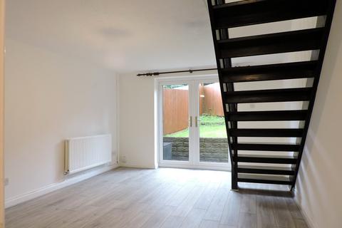 2 bedroom semi-detached house to rent, Hatfield Court, Ravenhill, Swansea